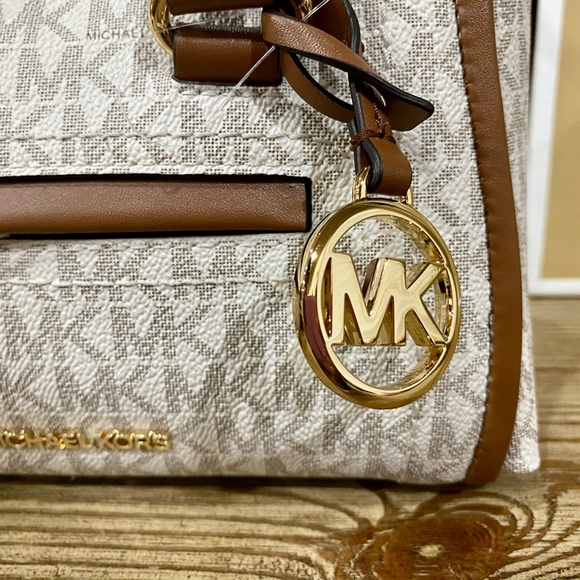 NWT Michael Kors Crossbody Small Handbag Vanilla and Brown - Picture 3 of 9